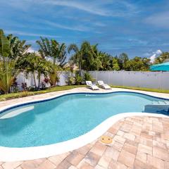#11 Largo NW Luxurious Spacious House with a Beautiful Heated Pool