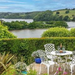 Curlew Cottage - Character Cottage with Superb River Views