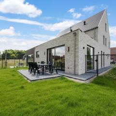 Modern holiday home in Ronse with garden