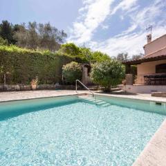 Large Provencal villa with swimming pool in lush greenery LIVE IN CANNES