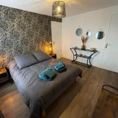 Logement avec terrasse et parking