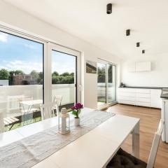 Gemütliches und lichtdurchflutetes Penthouse mit Sternenhimmelblick, Boxspringbett und Terrasse - gute Anbindung an die Innenstadt