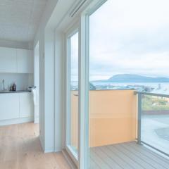 New / Stunning Sea View / Light / 3 BR