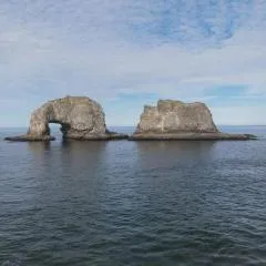 Rockaway oceanview condo,Steps to the beach & Downtown,W&D, WiFi