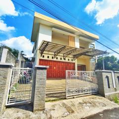 Homestay Parikesit Rent Full House