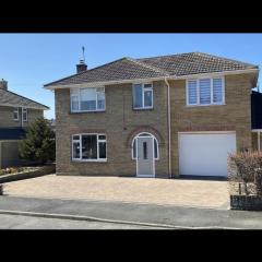 Modern 4 bedroom house in Weymouth