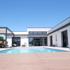 LS6-408 ERNO Villa contemporaine avec piscine privée 8 couchages à Chateauneuf de Gadagne - Proche d’Avignon