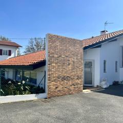 Appartement T2 Bis avec jardin privé et tout confort à Cambo-les-Bains - FR-1-495-21