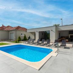 Awesome Home In Dicmo With Wifi, Sauna And Outdoor Swimming Pool