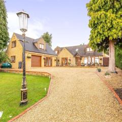 Beautiful 4-5 bedroom village house with rural views