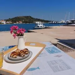 Sea Paradise Charly