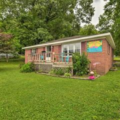 Cheerful Grand Rivers Cottage, half Mi to Lake