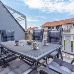 2 Bedroom Awesome Apartment In Pirovac