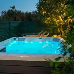 Chrisi`s house with jacuzzi