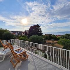 Garden house Sutivan