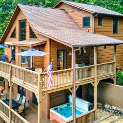 Spacious Murphy Mtn Chalet with Private Hot Tub!