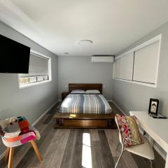Stylish Guest Suite in Everton Hills