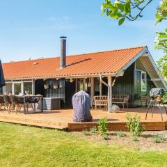 8 person holiday home in Juelsminde-By Traum