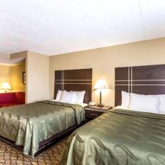 Norwood Inn & Suites Milwaukee