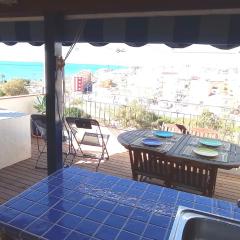 Apartamento Calypso, exclusivo, comodo, recien reformado, terraza con estupendas vistas y grill, todo cercano y la playa andando
