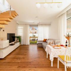 Luxurious villa with children's area (5 min to the sea)