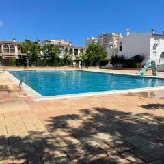 Adosado con piscina y tenis