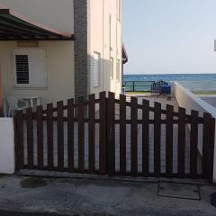 Panorama Beach House, 5 meters to the sea