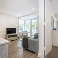 Cottesloe Beach View Apartment - EXECUTIVE ESCAPES