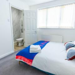 4 en-suite bedroom house with free parking Aylesbury