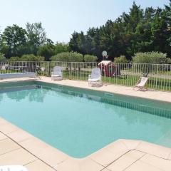 Amazing Apartment In Mallemort With Outdoor Swimming Pool