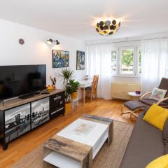SplitStay - Spacious & Peaceful, 15 Min Walk to Old Town