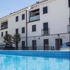 Luxury Apartment Ani 100m to See with Pool & Parking