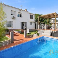 Casa de 2 dormitorios con piscina privada y desayuno incluido en Alhaurin