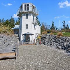 The Lighthouse - Ligar Bay Holiday Home