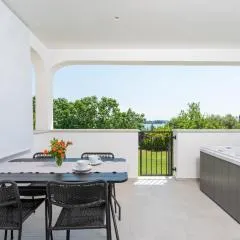 Holiday Home Saladinka with Whirlpool