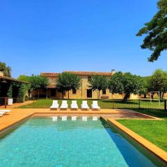 Masía restaurada con piscina privada-28 pax