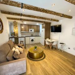 Laurel Lounge & Terrace