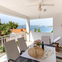 Awesome Apartment In Klek With House Sea View