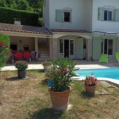 Magnifique Villa avec piscine et vue montagne