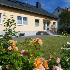 Ferienwohnung mit Terrasse am Rosengarten