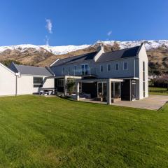 Elderberry Elegance - Wanaka Holiday Home