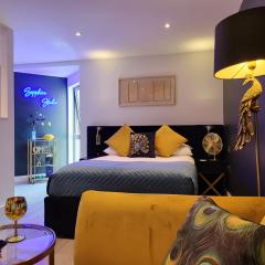 Central Boutique Studio ( With Parking )