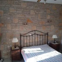 Traditional art apartment 3