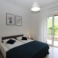 L APARTMENT