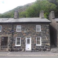 3 bedroom cottage Tremadog square porthmadog