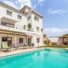 Amazing Home In Mezquitilla With 4 Bedrooms, Outdoor Swimming Pool And Swimming Pool