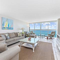Beach-front Condo w Panoramic Gulf Views and Outdoor Pool