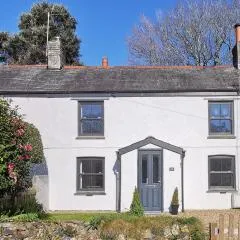 Charlestown cottage, Woodburner, Gardens & Parking