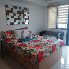 Sea res Mall of Asia 2bedroom by Elsie D