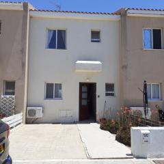 Beautiful 2-Bed House in Mandria paphos